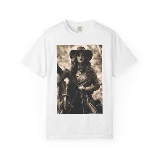 Vintage-Inspired Western T-Shirt, Ideal for Equestrians and Horse Lovers, Perfect Gift for Farmers, Anniversary, or Rodeo Events, Retro